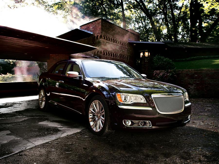  Chrysler 300C Luxury Series 2012 года  (фото 16 из 16)